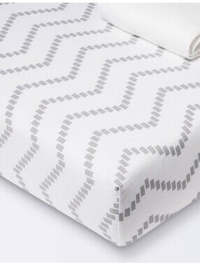 Cloud Island 2-pack Jeresy Crib Fitted Sheet Gray Chevron & Solid White Nwt